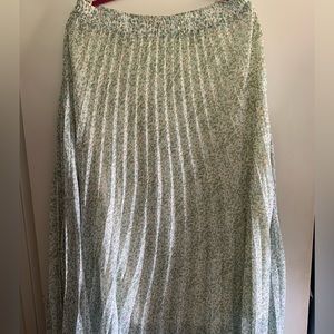 Boutique floral flowy maxi skirt size Large